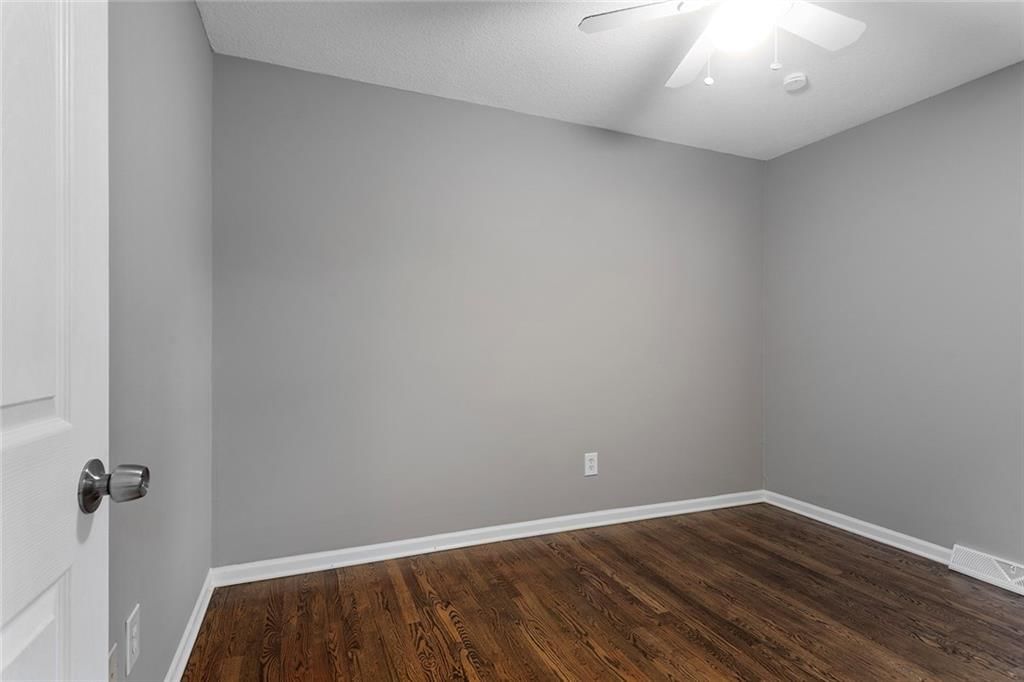 5876 N Oakley Avenue — photo 22