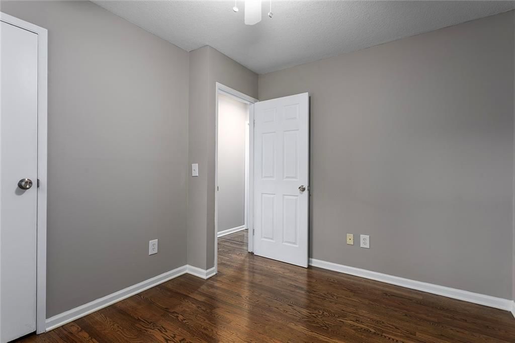 5876 N Oakley Avenue — photo 23