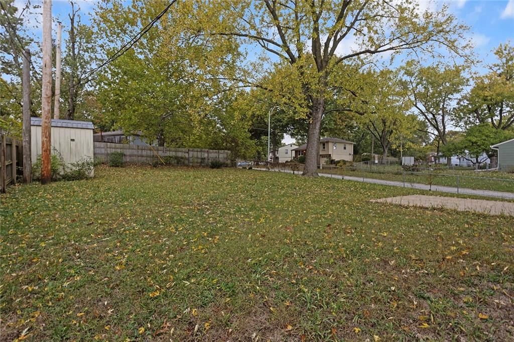 5876 N Oakley Avenue — photo 24