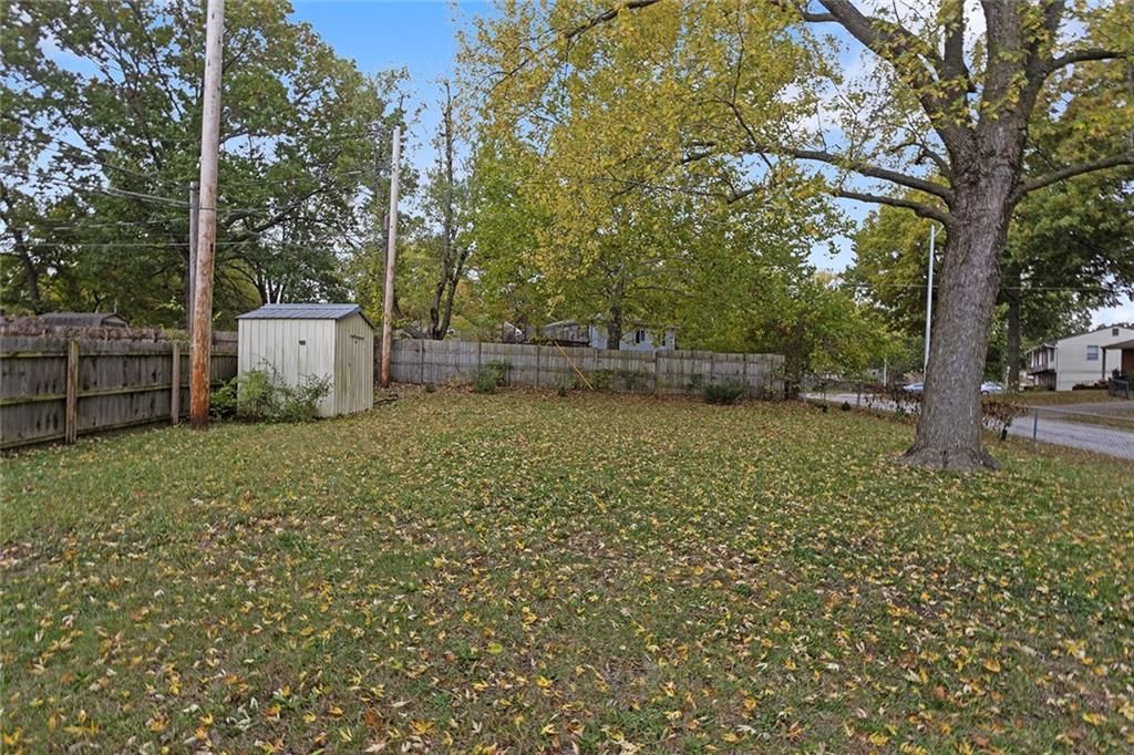 5876 N Oakley Avenue — photo 25