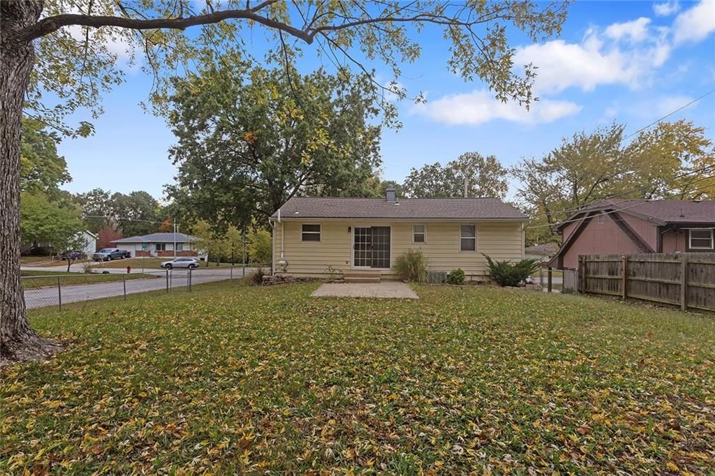 5876 N Oakley Avenue — photo 26