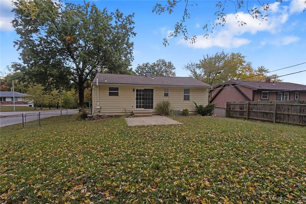 5876 N Oakley Avenue — photo 27