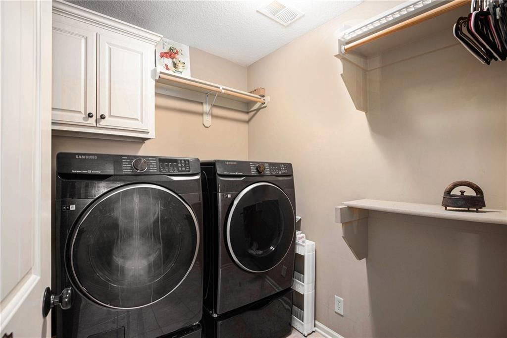 6131 N Elmwood Avenue — photo 29