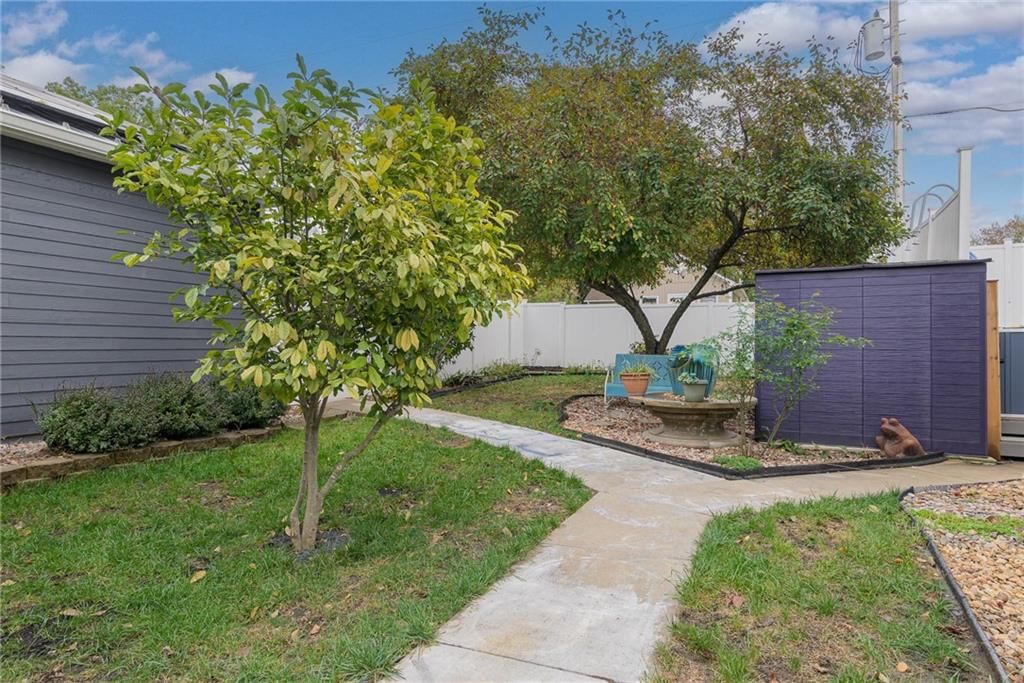 525 Pleasant Street — photo 27