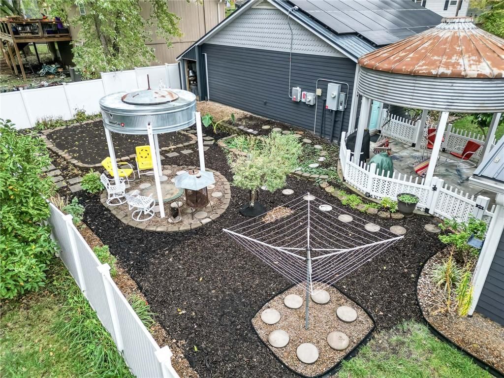 525 Pleasant Street — photo 34