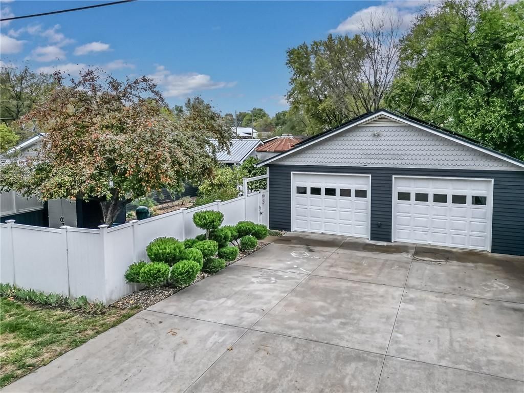 525 Pleasant Street — photo 35