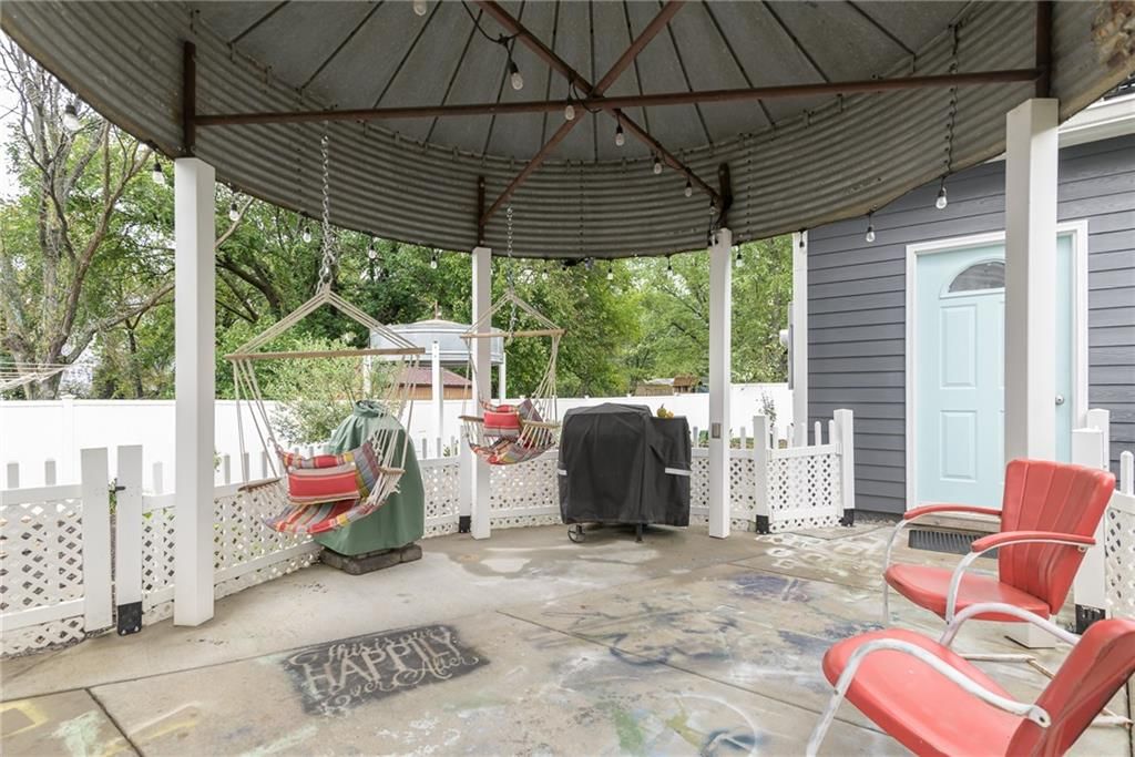 525 Pleasant Street — photo 36