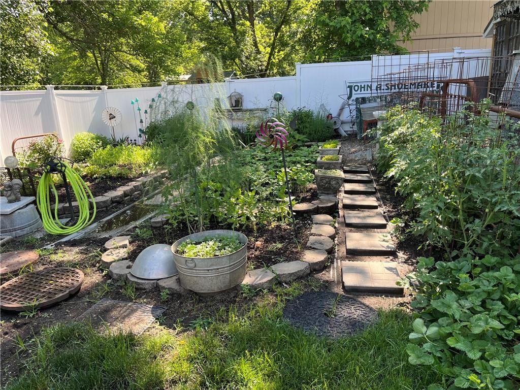 525 Pleasant Street — photo 49