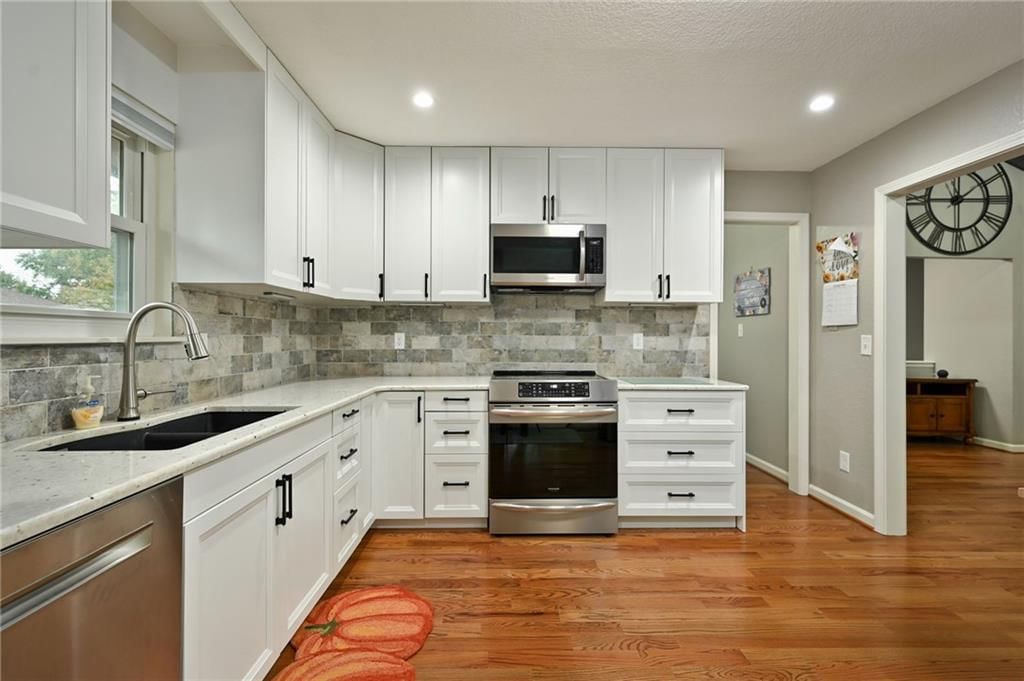 Photo 6 of 21 - 2901 SE 6 Street