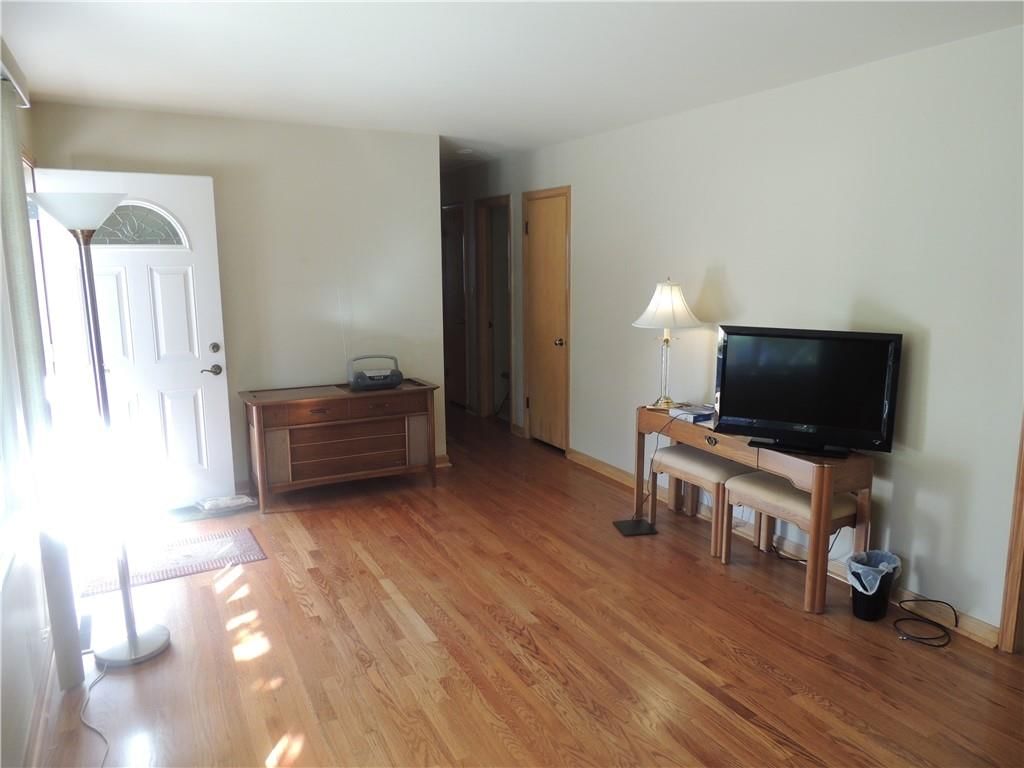 Photo 6 of 37 - 3517 S Pleasant Street