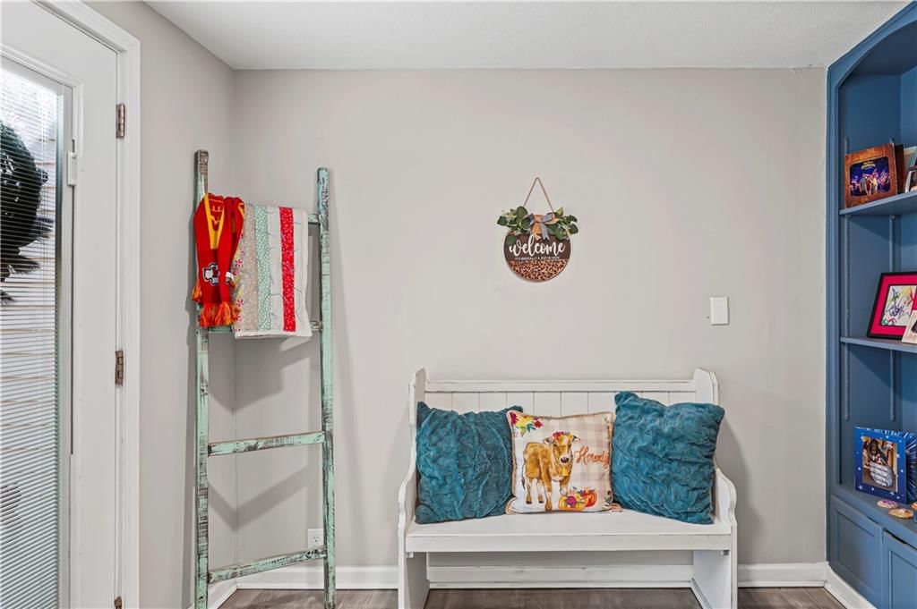 210 NE Maple Street — photo 9