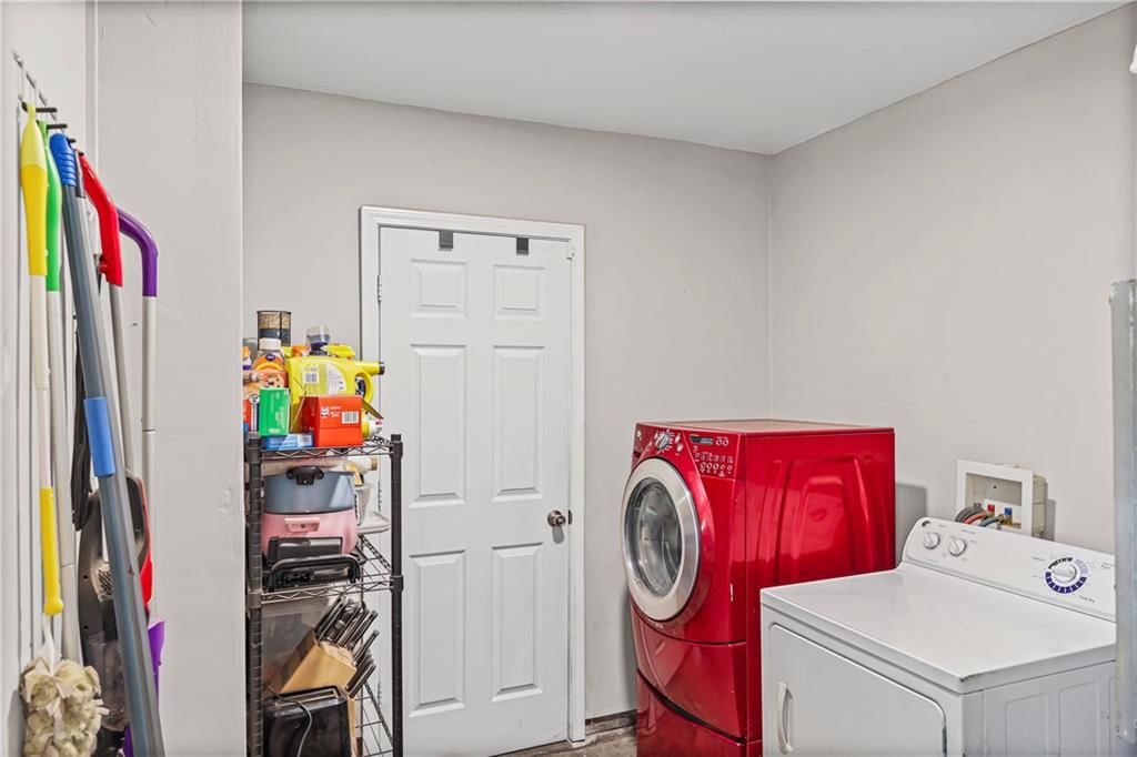 210 NE Maple Street — photo 10