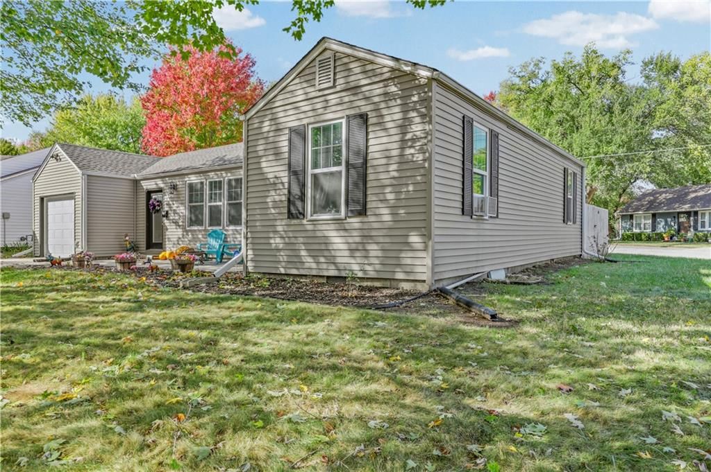 210 NE Maple Street — photo 17