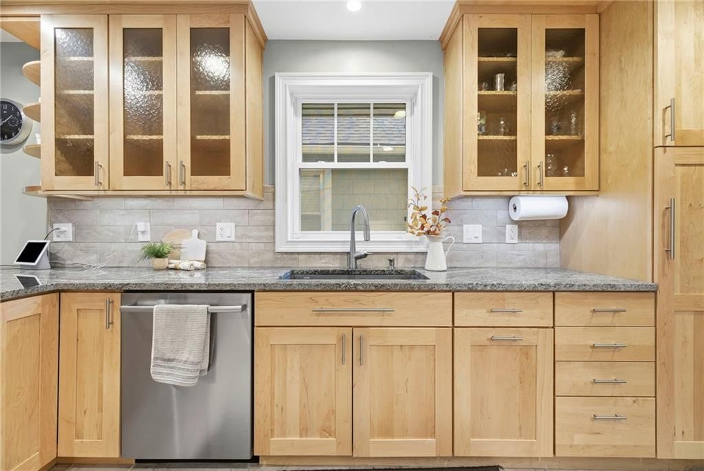 4633 Terrace Street — photo 11