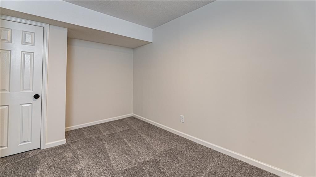 9609 W 83rd Terrace — photo 17