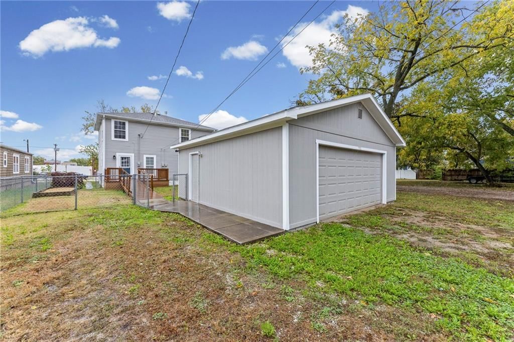 420 S Walnut Street — photo 3