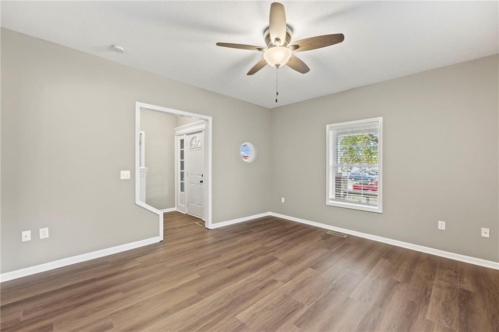 420 S Walnut Street — photo 7