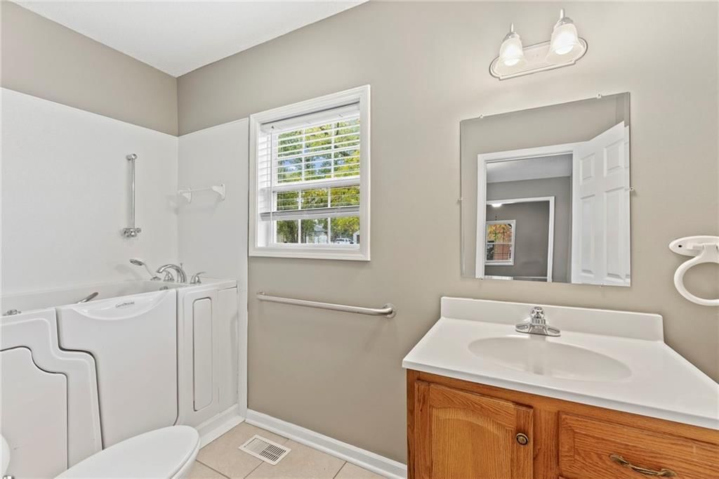 420 S Walnut Street — photo 25