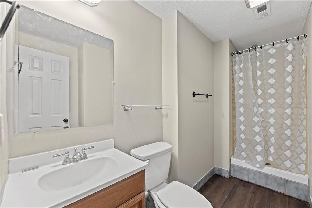 420 S Walnut Street — photo 31