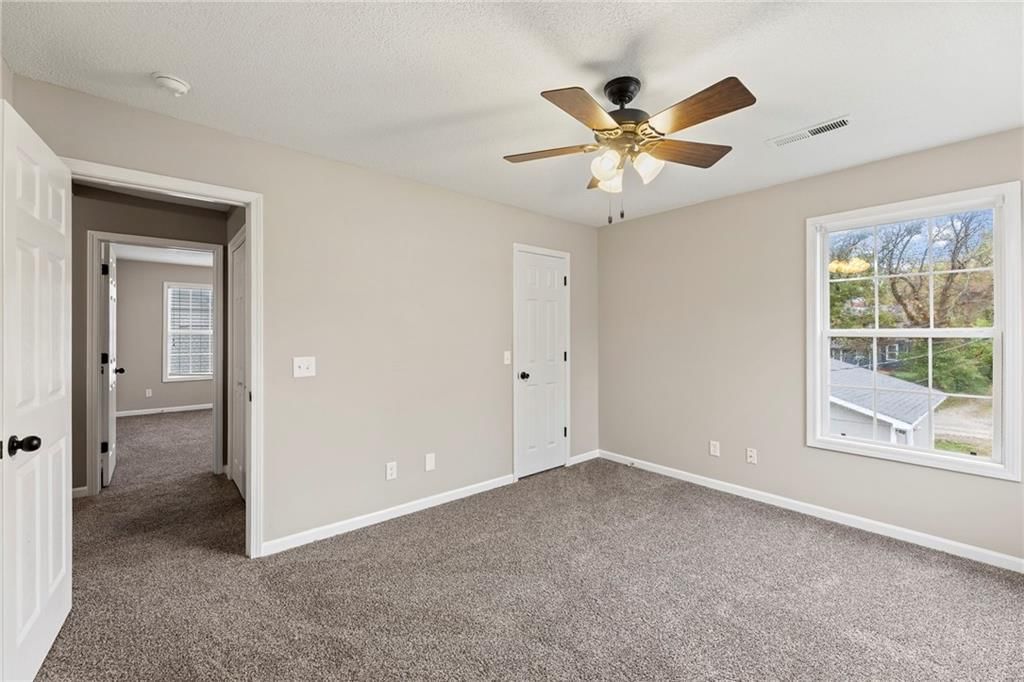 420 S Walnut Street — photo 33