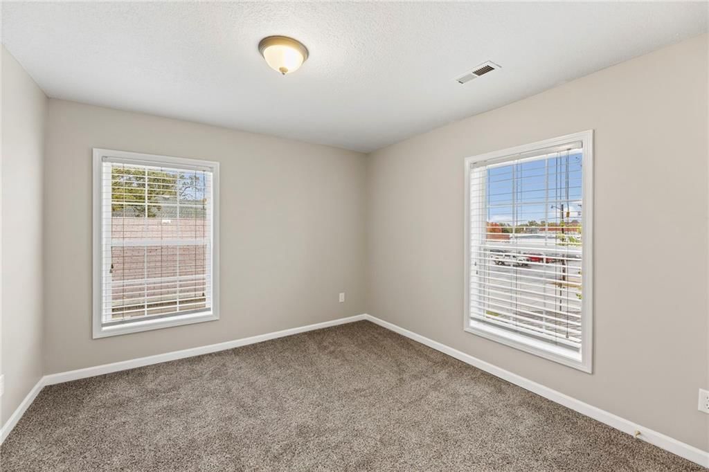 420 S Walnut Street — photo 35