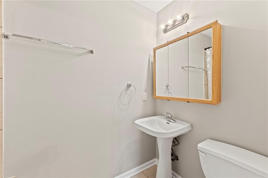 420 S Walnut Street — photo 37