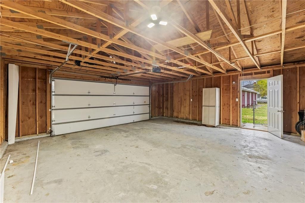 420 S Walnut Street — photo 40