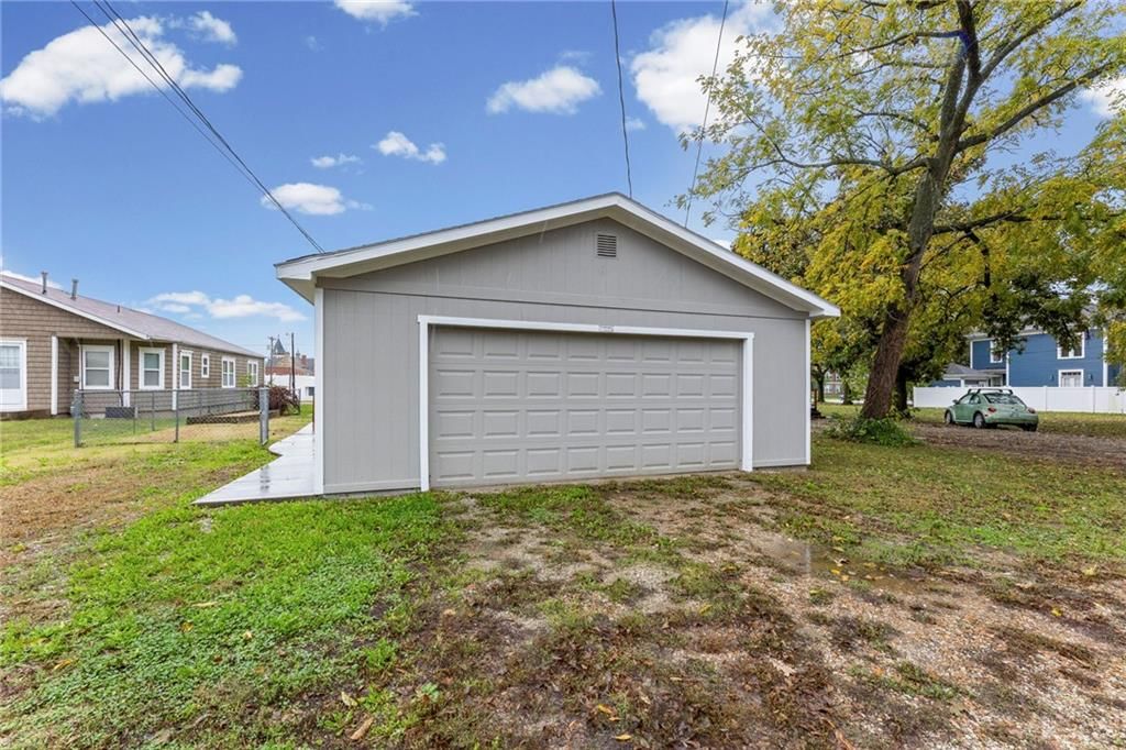 420 S Walnut Street — photo 42
