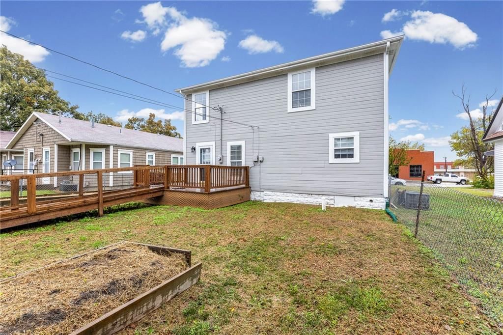 420 S Walnut Street — photo 44