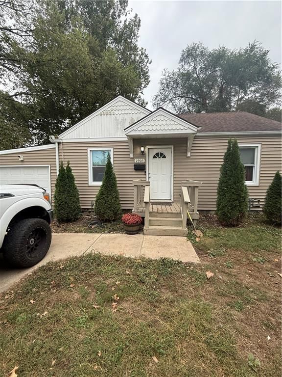 2905 E Sheley Road — photo 1