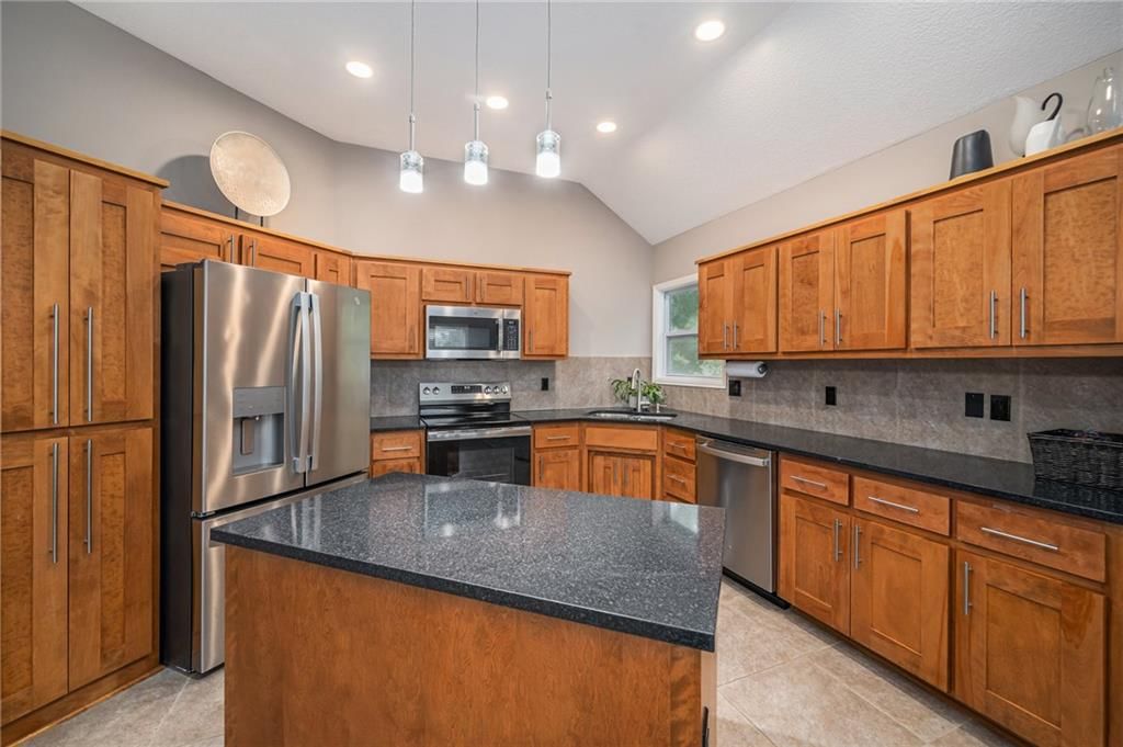 8779 N Hull Avenue — photo 9