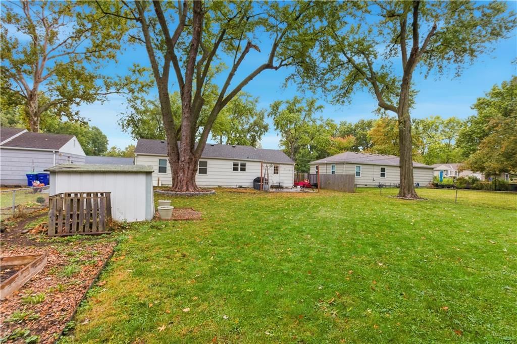 7918 W 88th Street — photo 27