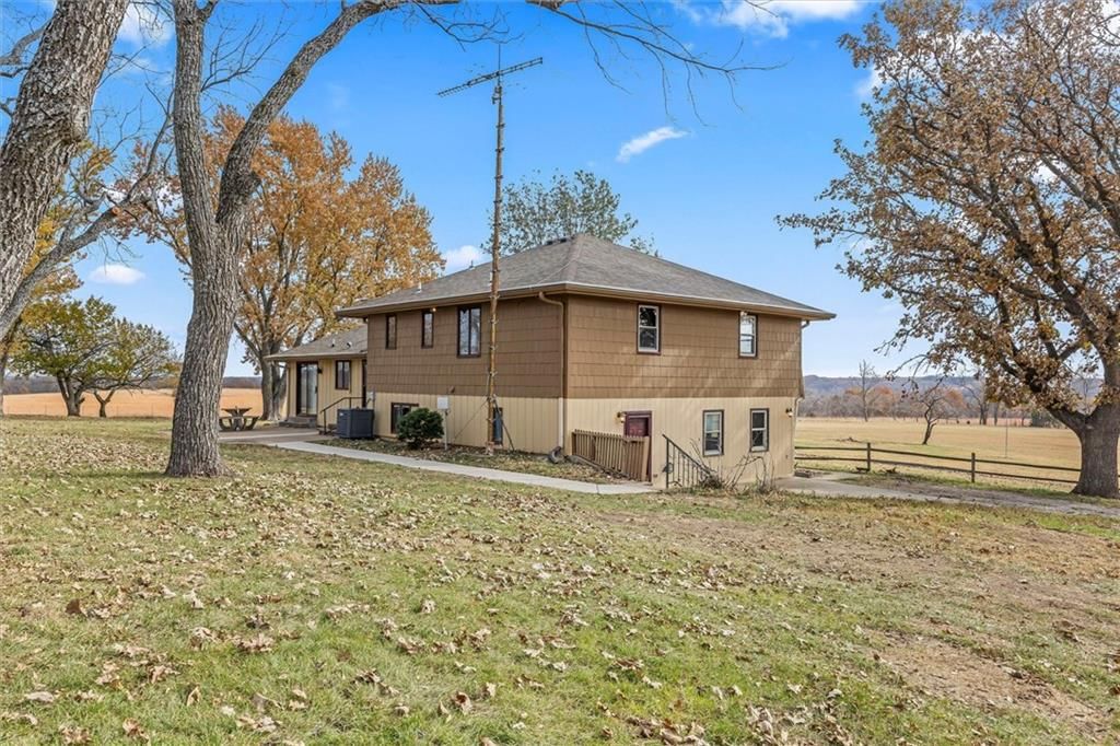 144 N 1150 Road — photo 44