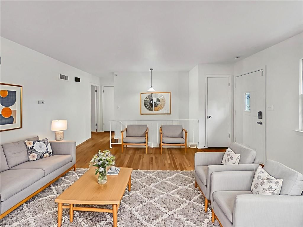3605 NE 57th Street — photo 2