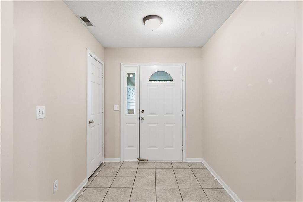 617 N Salsbury Court — photo 5