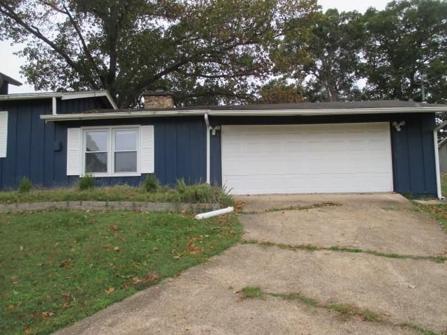 911 Georgene Road — photo 3