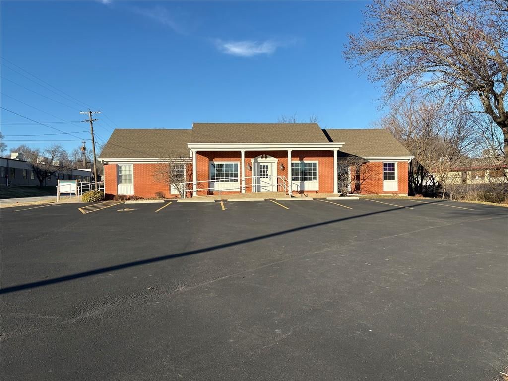 2100 E Mechanic Street — photo 8
