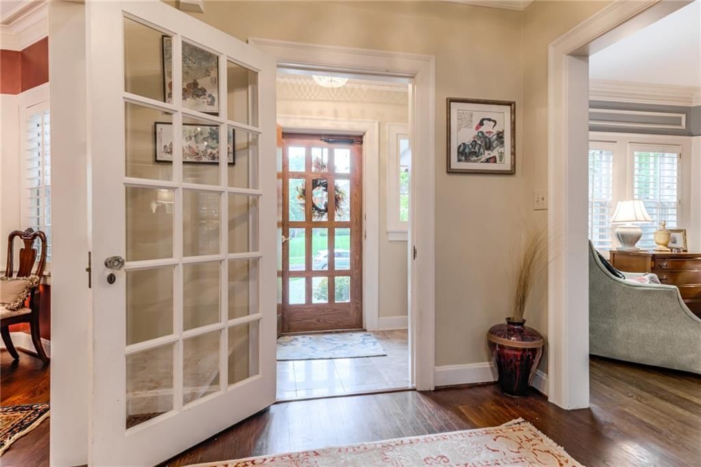 1227 Huntington Road — photo 4