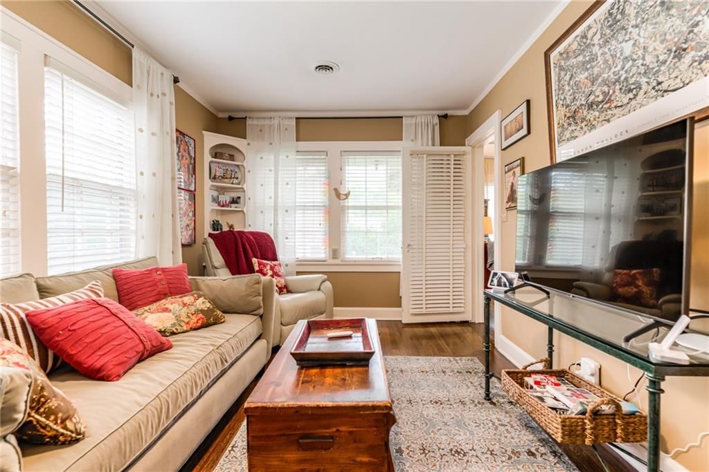 1227 Huntington Road — photo 47