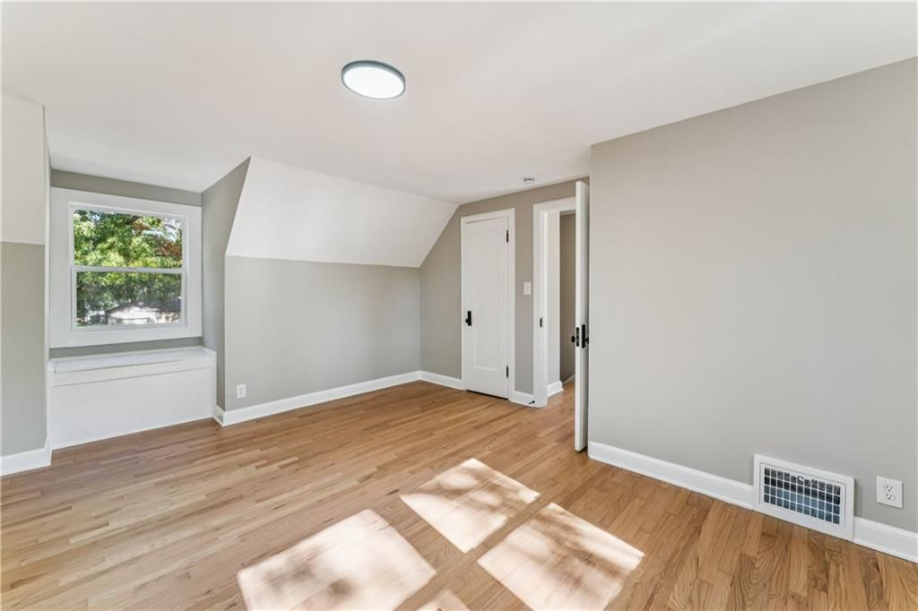 209 E 72nd Terrace — photo 22