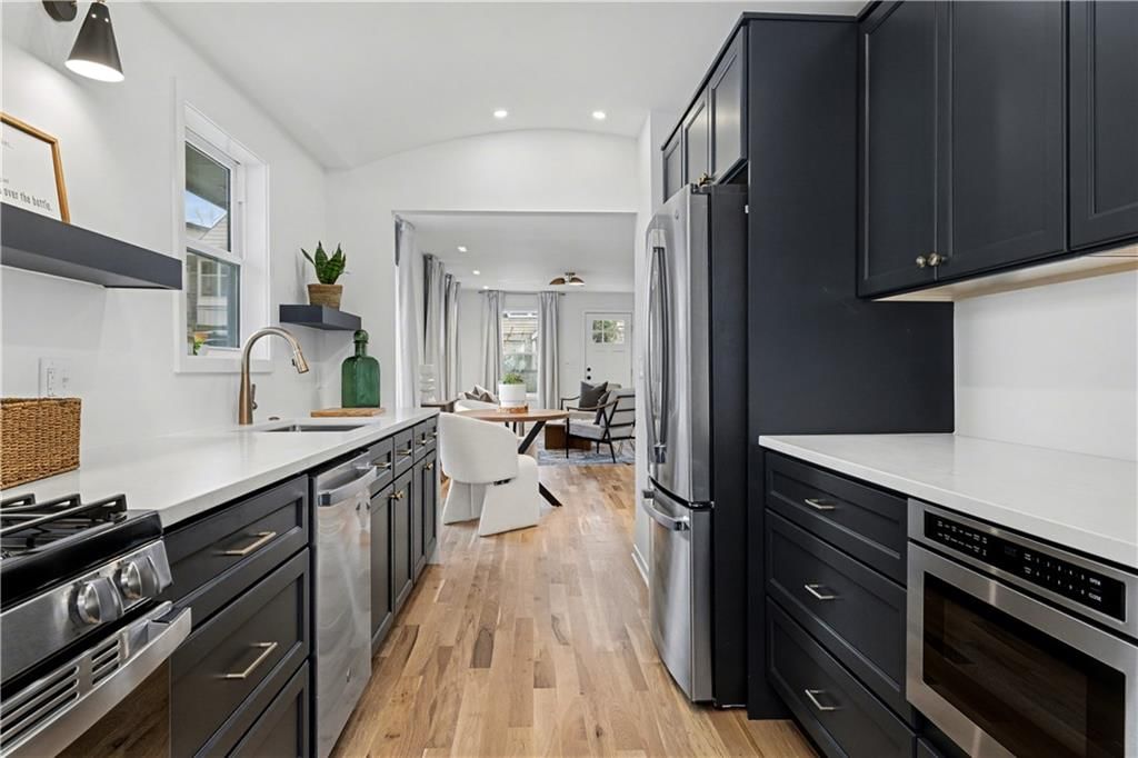 4618 Bell Street — photo 11