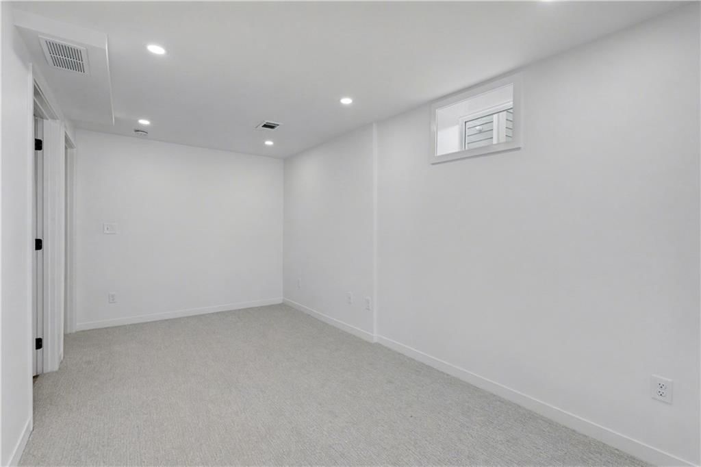 4618 Bell Street — photo 25