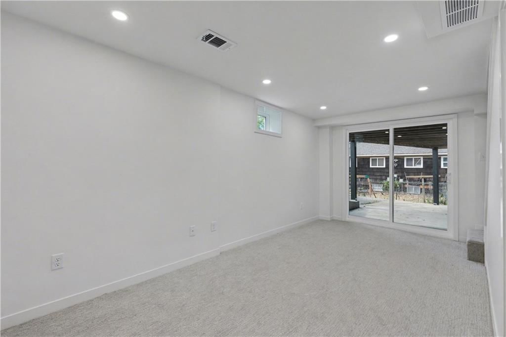 4618 Bell Street — photo 26
