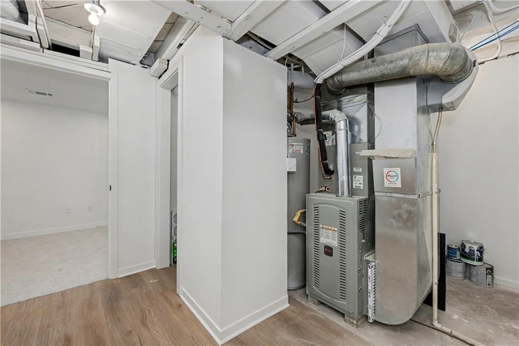 4618 Bell Street — photo 32