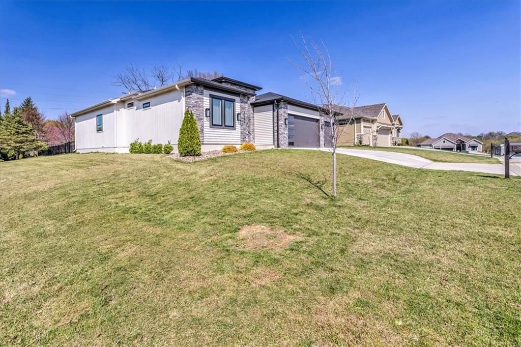 2601 NE Amanda Lane — photo 38