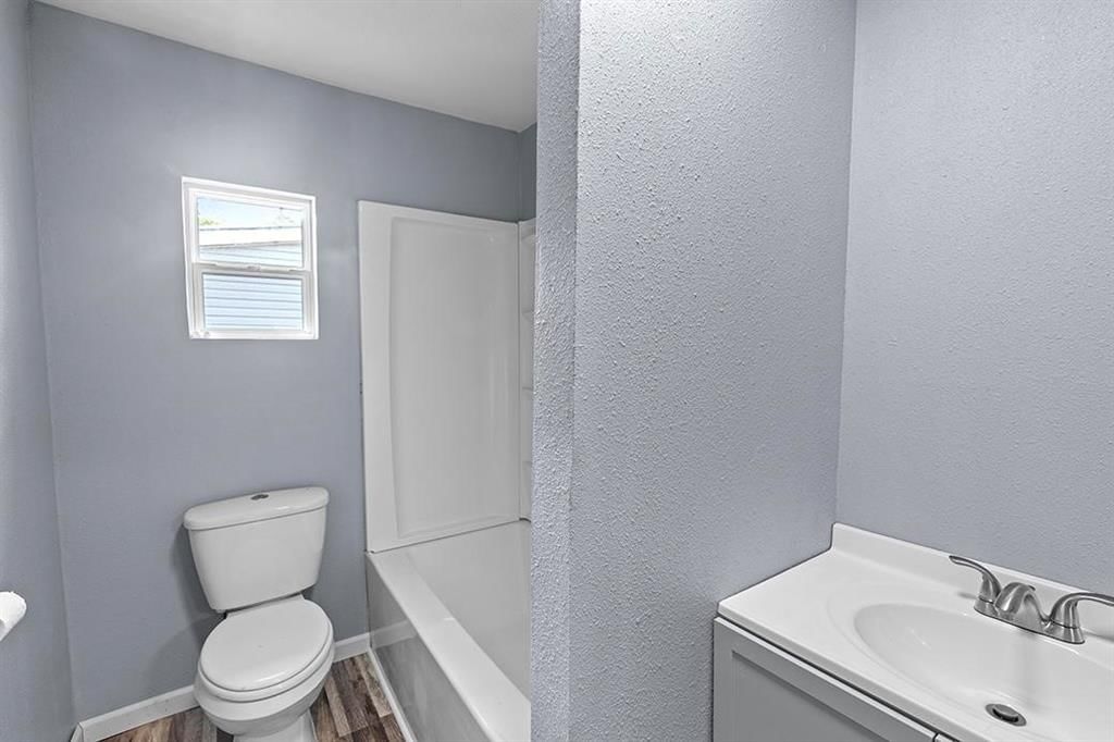 2704 Crawford Avenue — photo 6