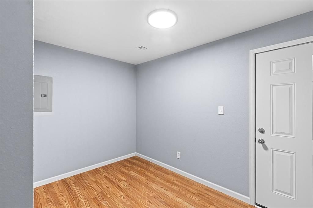 2704 Crawford Avenue — photo 10