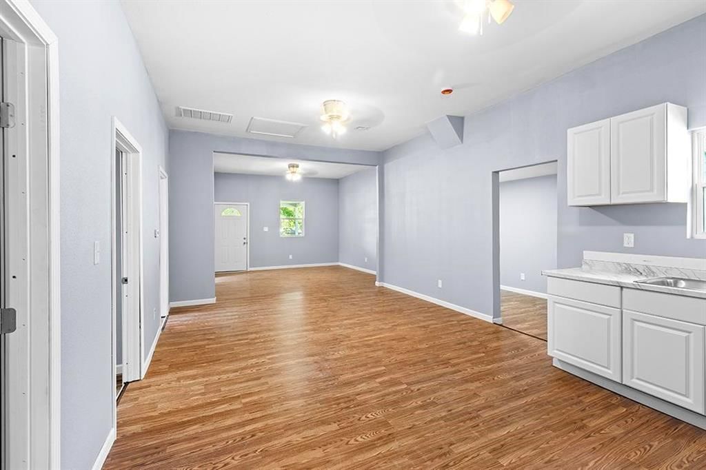 2704 Crawford Avenue — photo 11