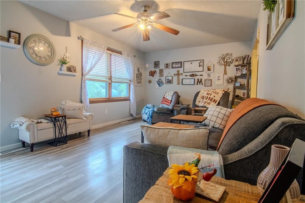 218 Crawford Drive — photo 4