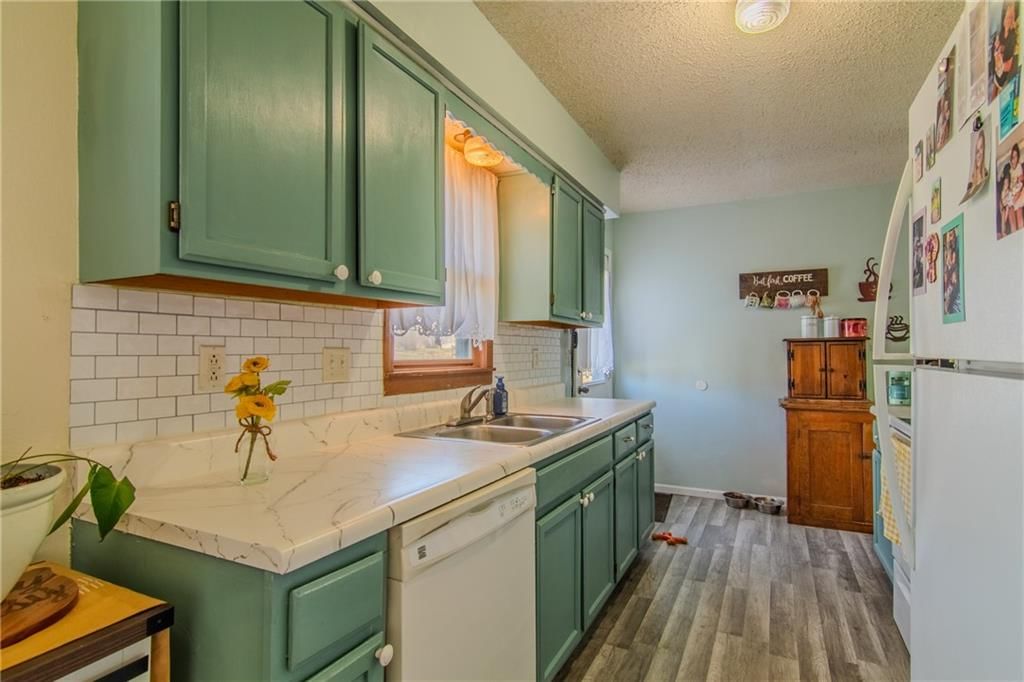 218 Crawford Drive — photo 8